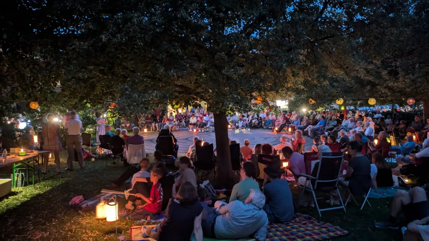 Lichtermeer mit Lampions